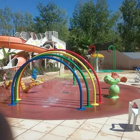 Les Sables Du Midi Camping *